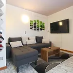 Richard 2319 Apartment