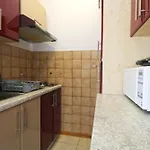 Richard 2319 Apartment *