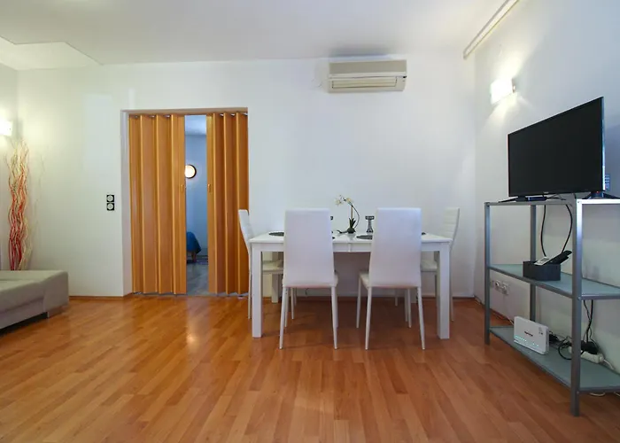 Apartament Richard 2319 *