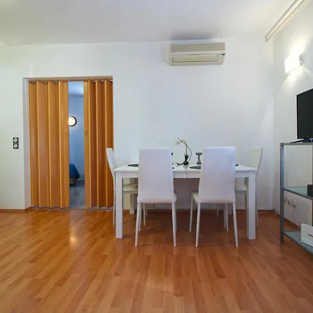 Apartment Richard 2319 *